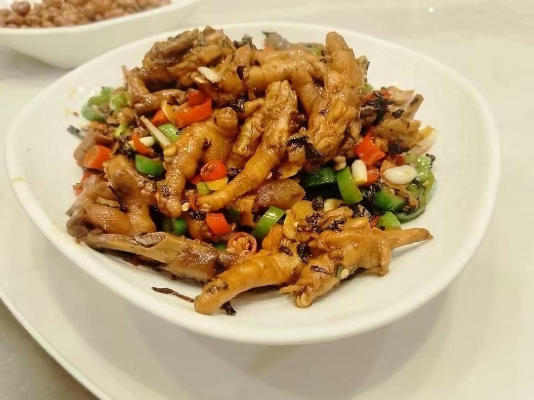 年夜饭就要来一锅｜辣焖腊鸭翅腊鸭脚腊鸭胗｜鹏程万里