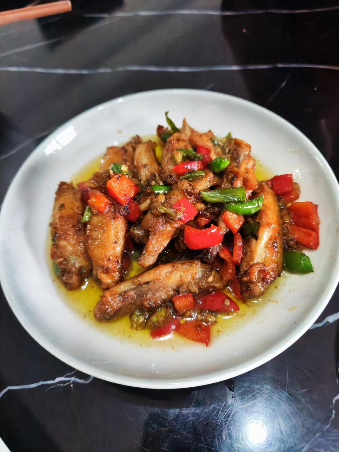 蒜香鸡翅，这才是鸡翅最好吃的做法