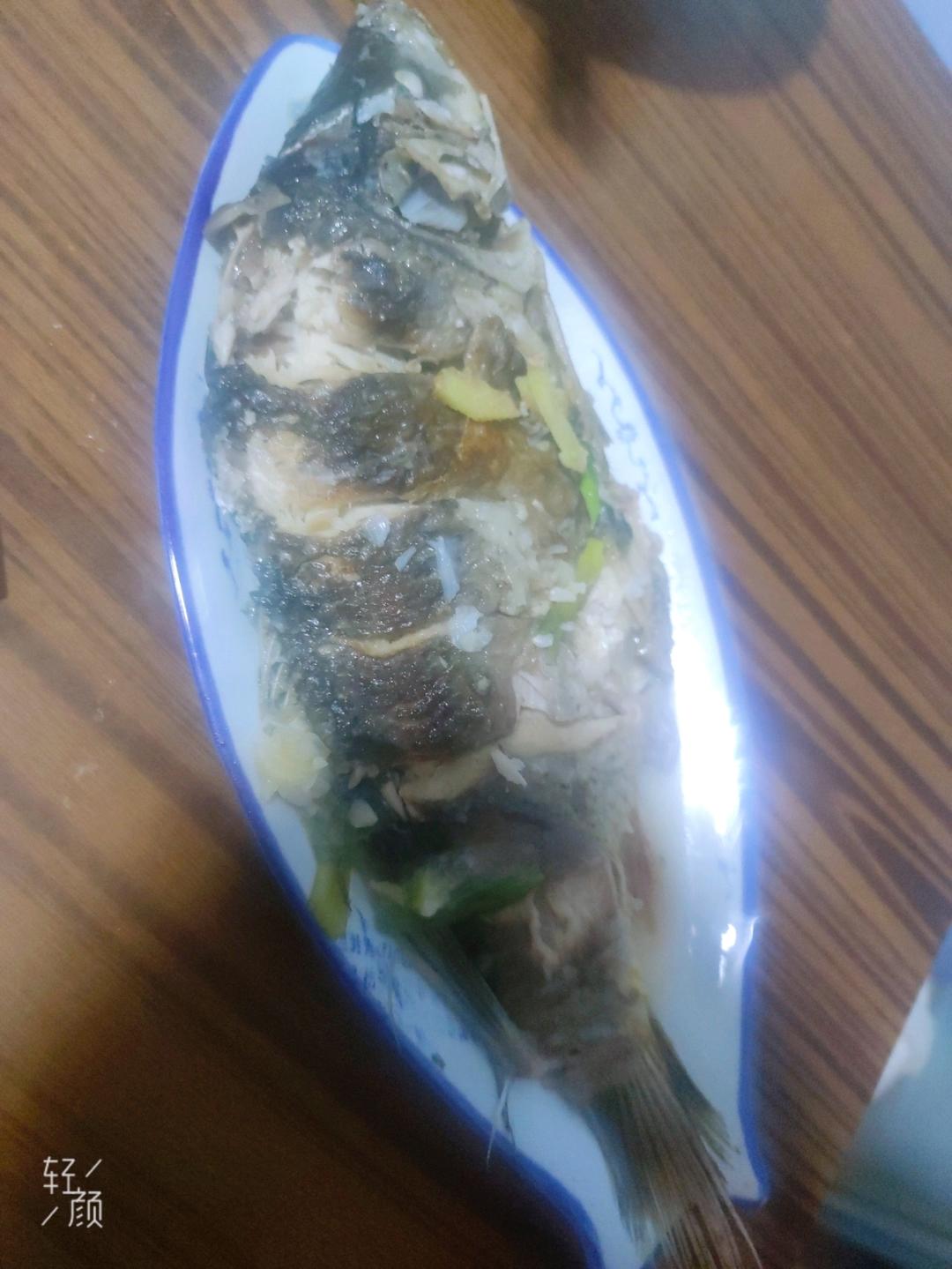 鲜浓鱼汤鲤鱼汤（鲫鱼汤）