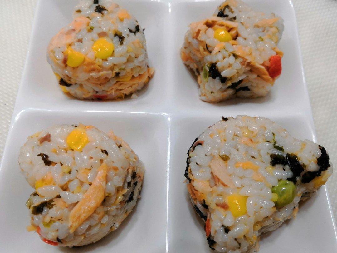 小盆友超爱的肉松饭团子