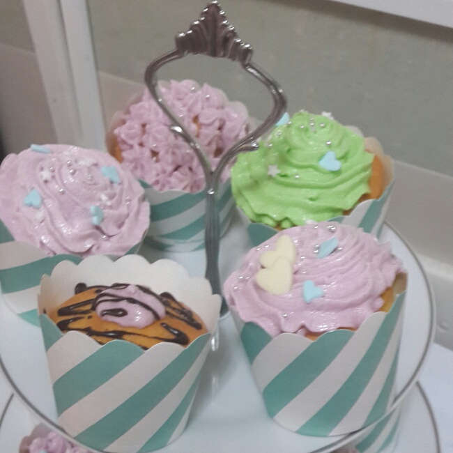 小清新草莓奶油cupcake戚风蛋糕杯
