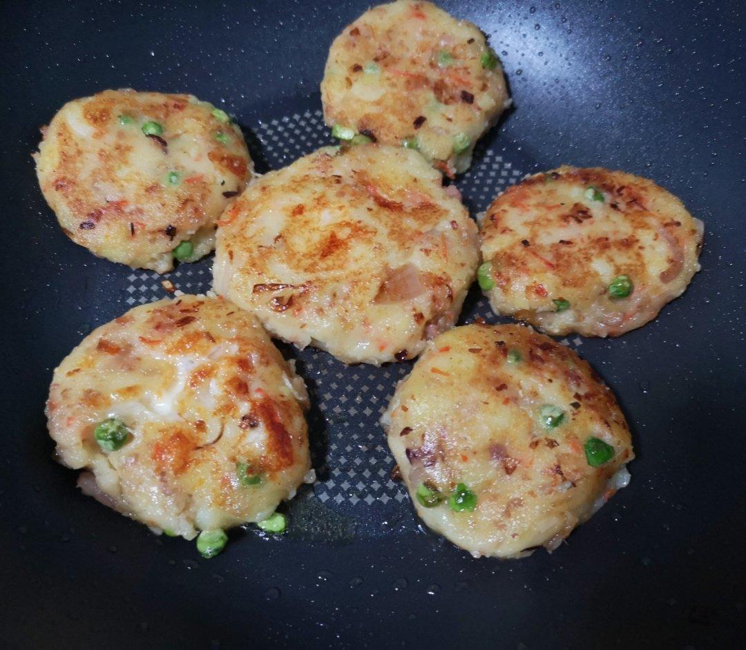 会拉丝的马苏里拉芝士土豆煎饼