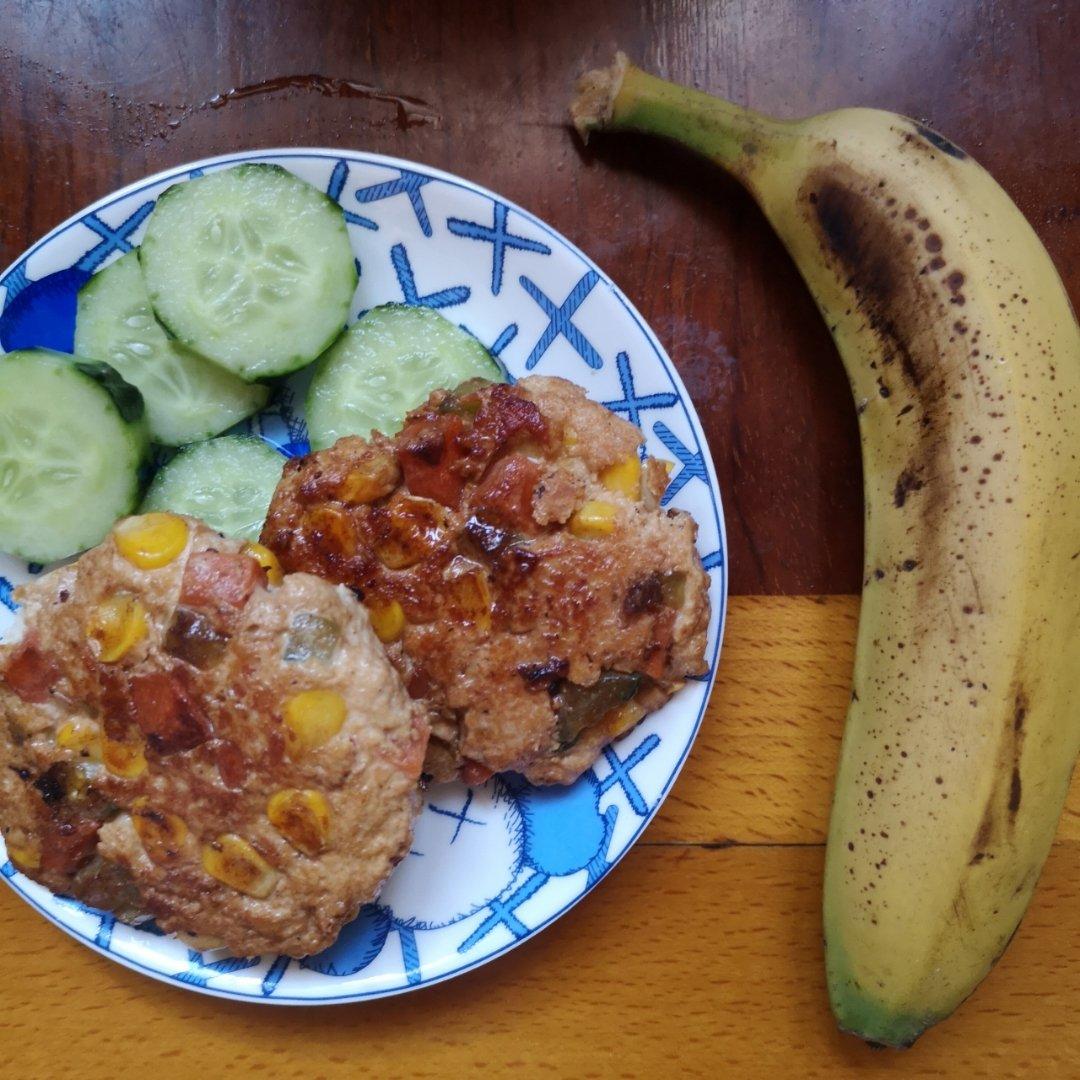 减肥餐：香煎鸡胸肉饼