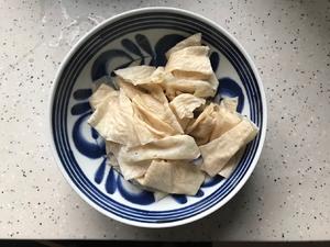白菜腐皮炖五花肉的做法 步骤8