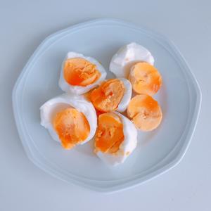 自制简易咸鸡蛋的做法 步骤6