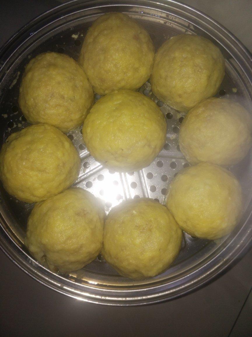 玉米面菜团子