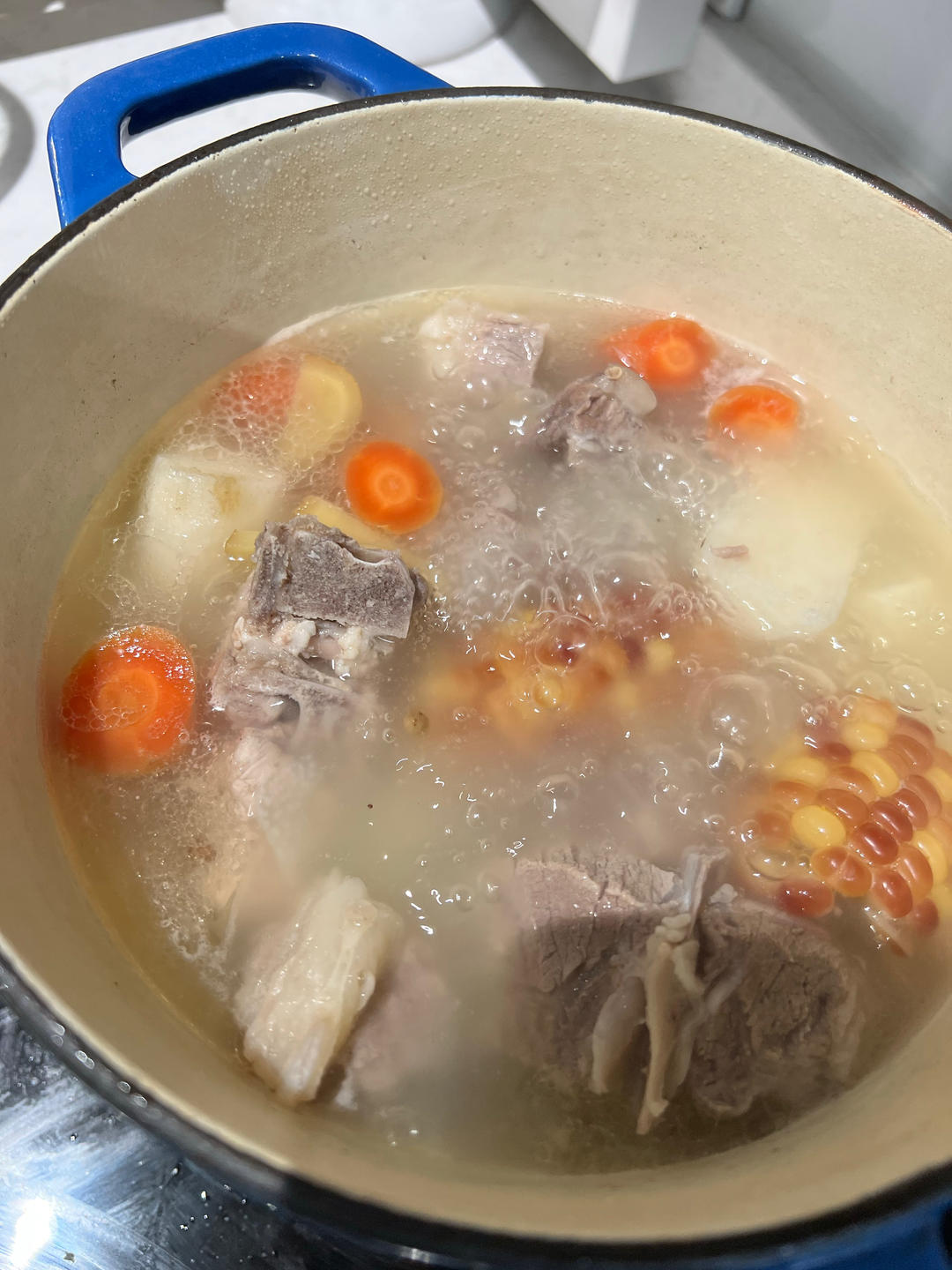 排骨玉米胡萝卜汤