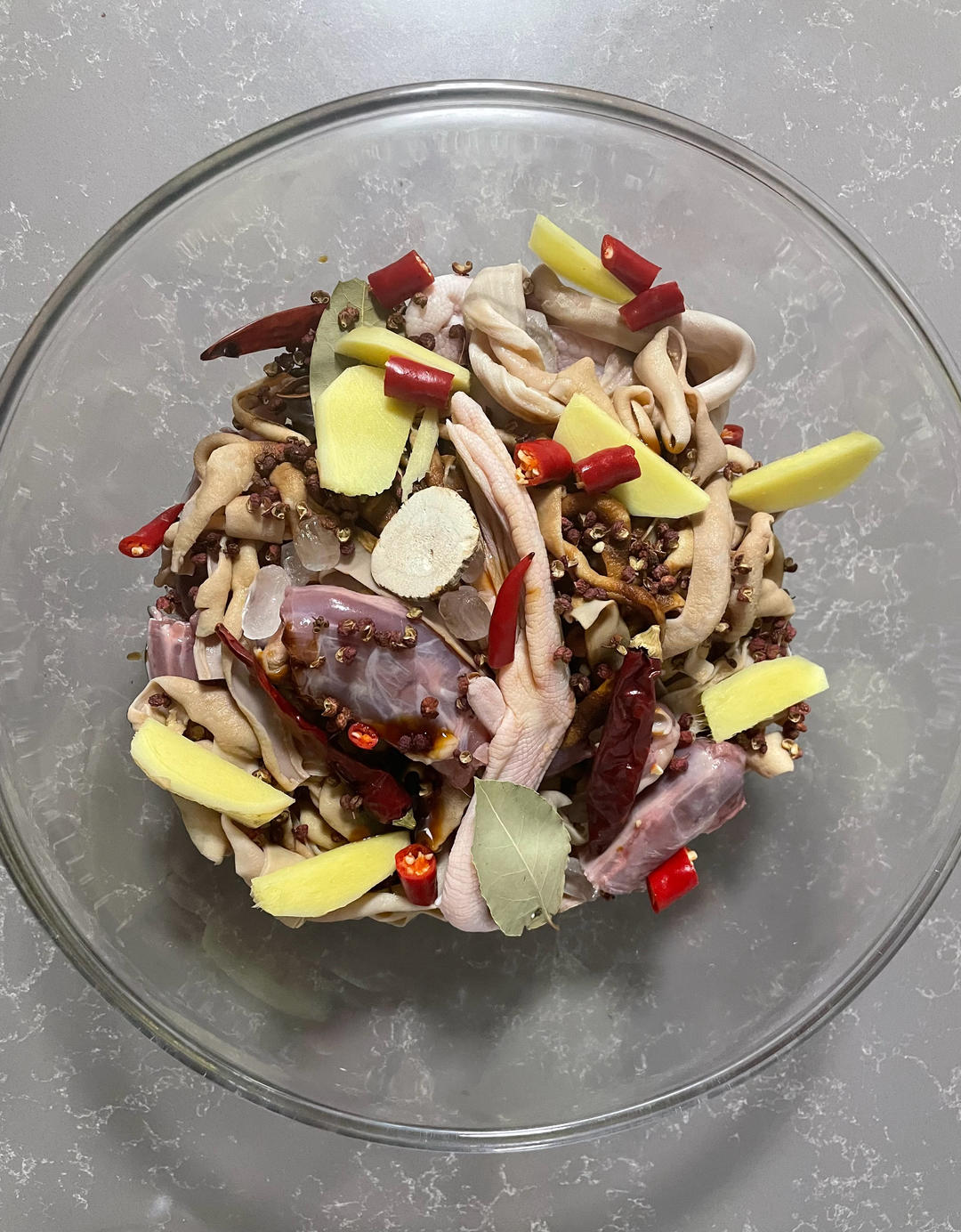 周黑鸭版鸭脖子（好吃到舔手指）