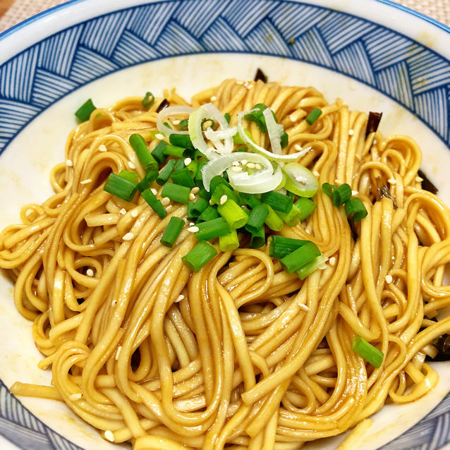 十二先森不胖做的葱油拌面