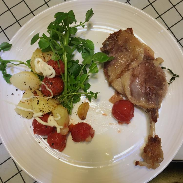 低温慢煮 sous-vide 油封鸭腿配西洋菜色拉