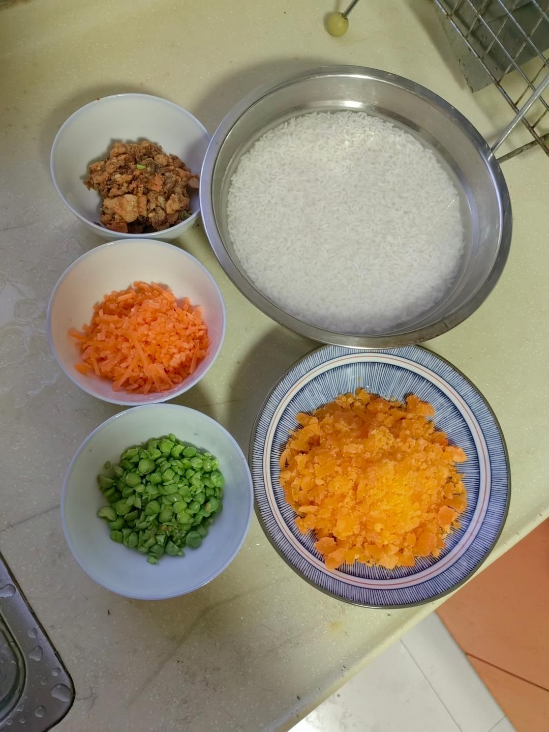 饺子皮咸蛋黄烧麦