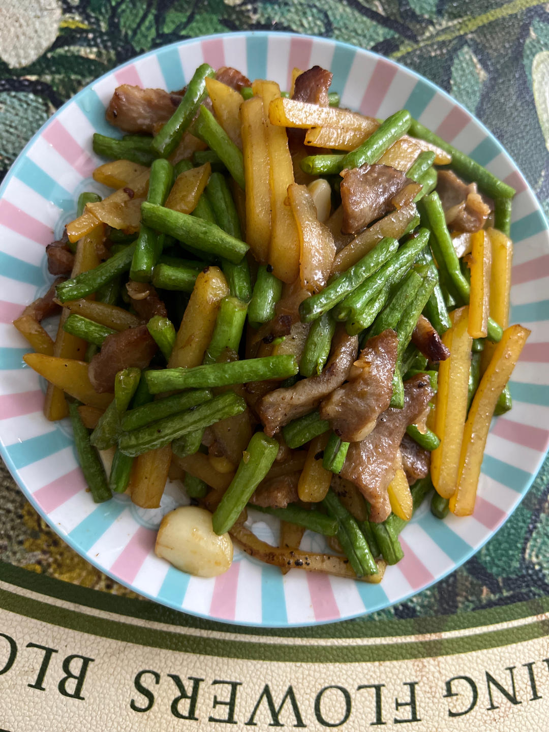 土豆焖豆角