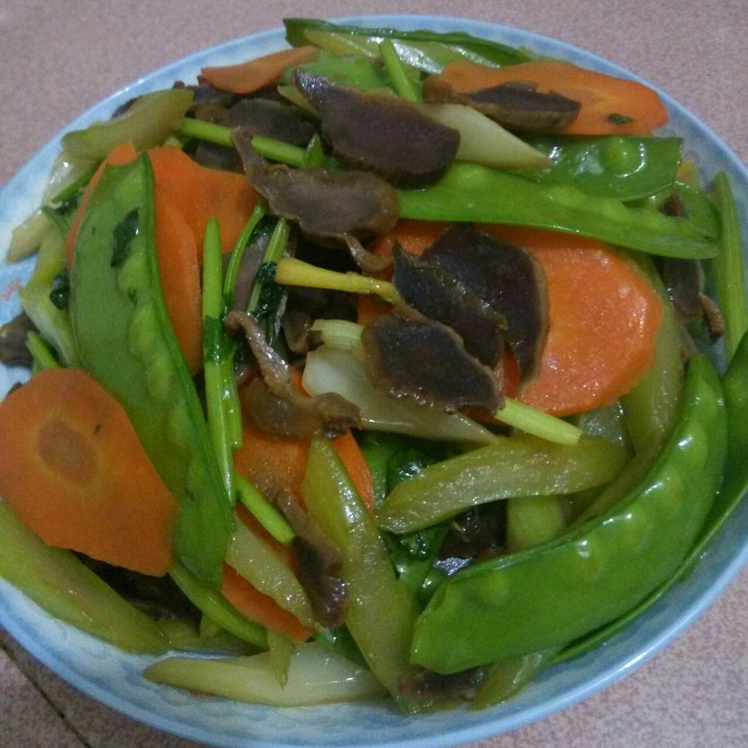 单身法宝之二（荷兰豆胡萝卜炒香肠）