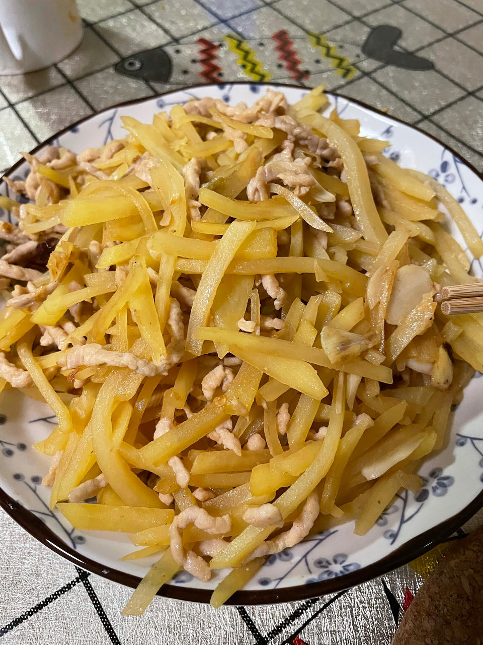 超级下饭，永远吃不腻的土豆丝炒肉