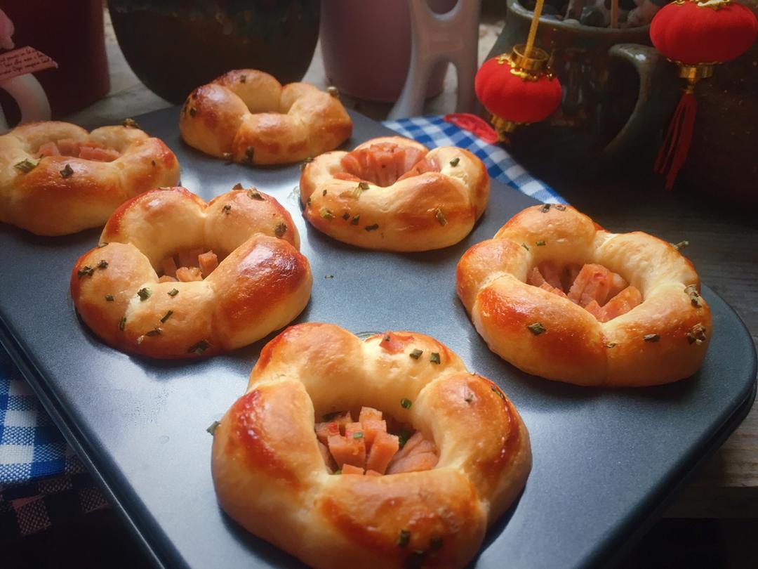 花朵肠仔小餐包