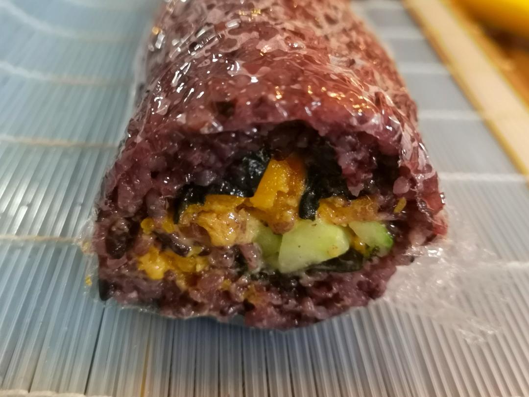 紫米粢饭团,皮薄大馅,才是美食中的王道的做法