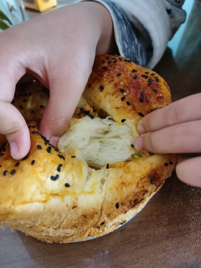 香葱肉松手撕吐司