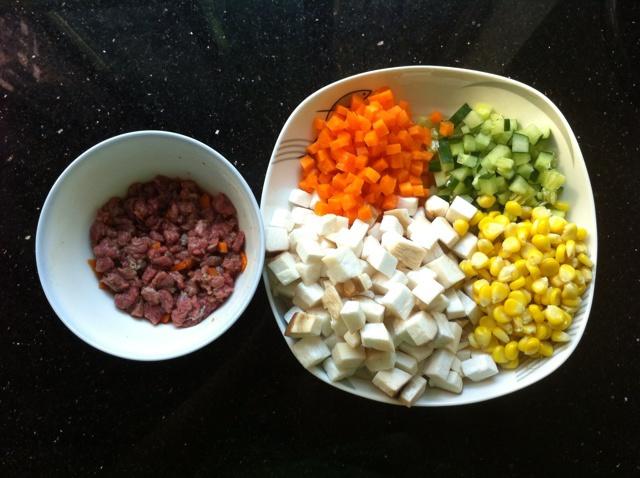 黑椒牛肉蔬菜烘蛋的做法 步骤1