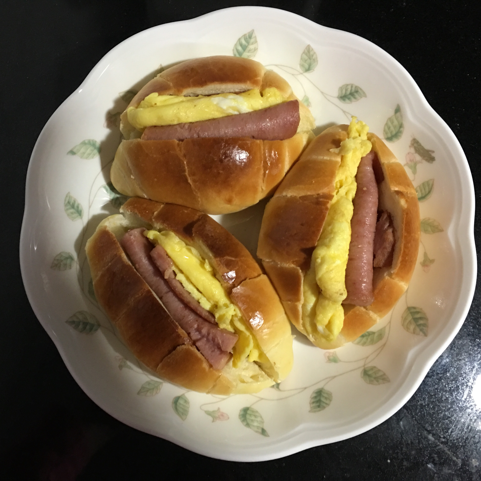 美味奶油卷餐包