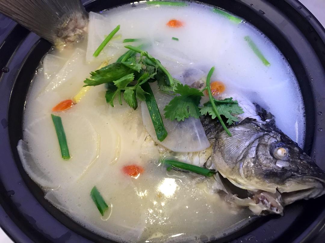 goldenmountain做的鲫鱼汤