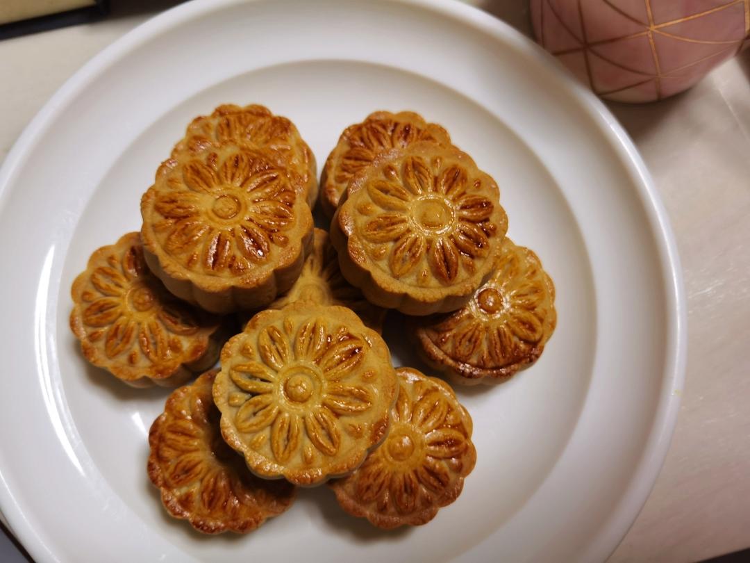 广式月饼—蛋黄莲蓉月饼