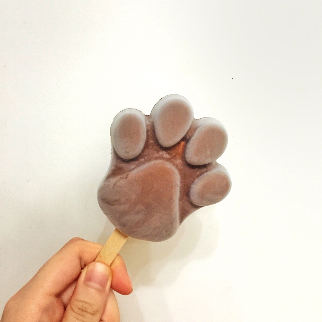 黑巧克力冰淇淋