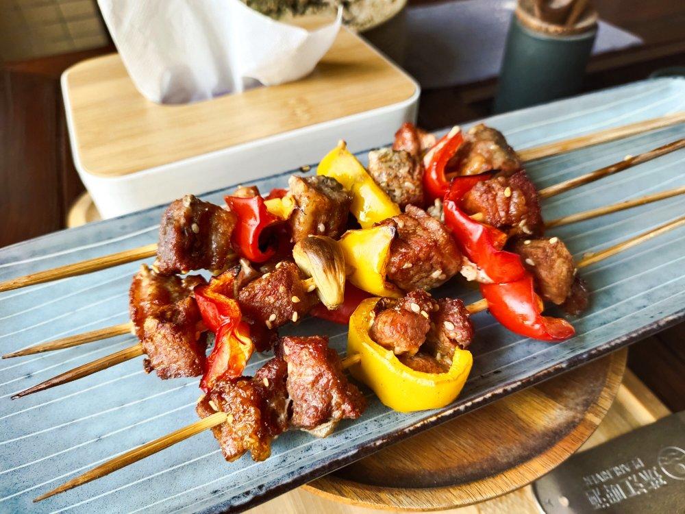招牌牛肉串的腌制方法