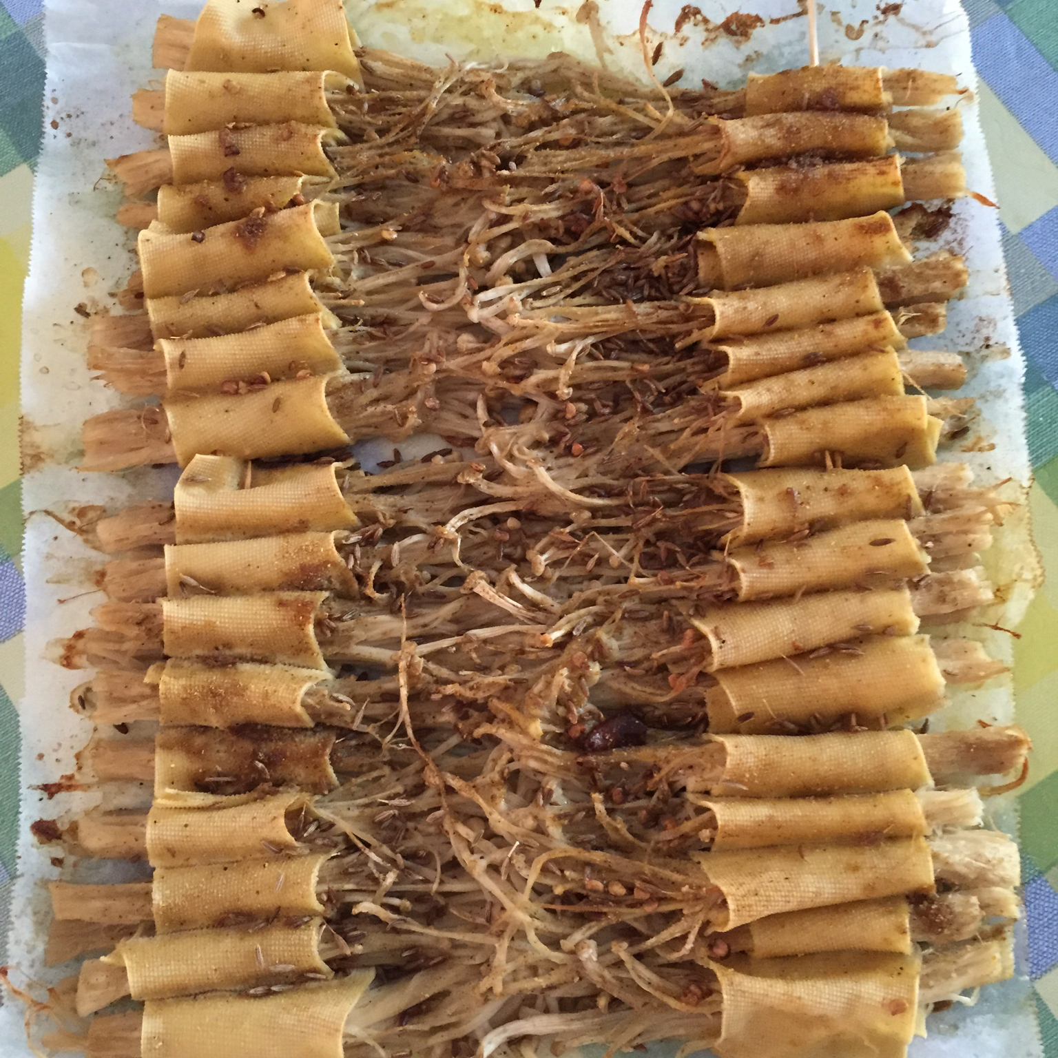 烤豆腐皮卷金针菇