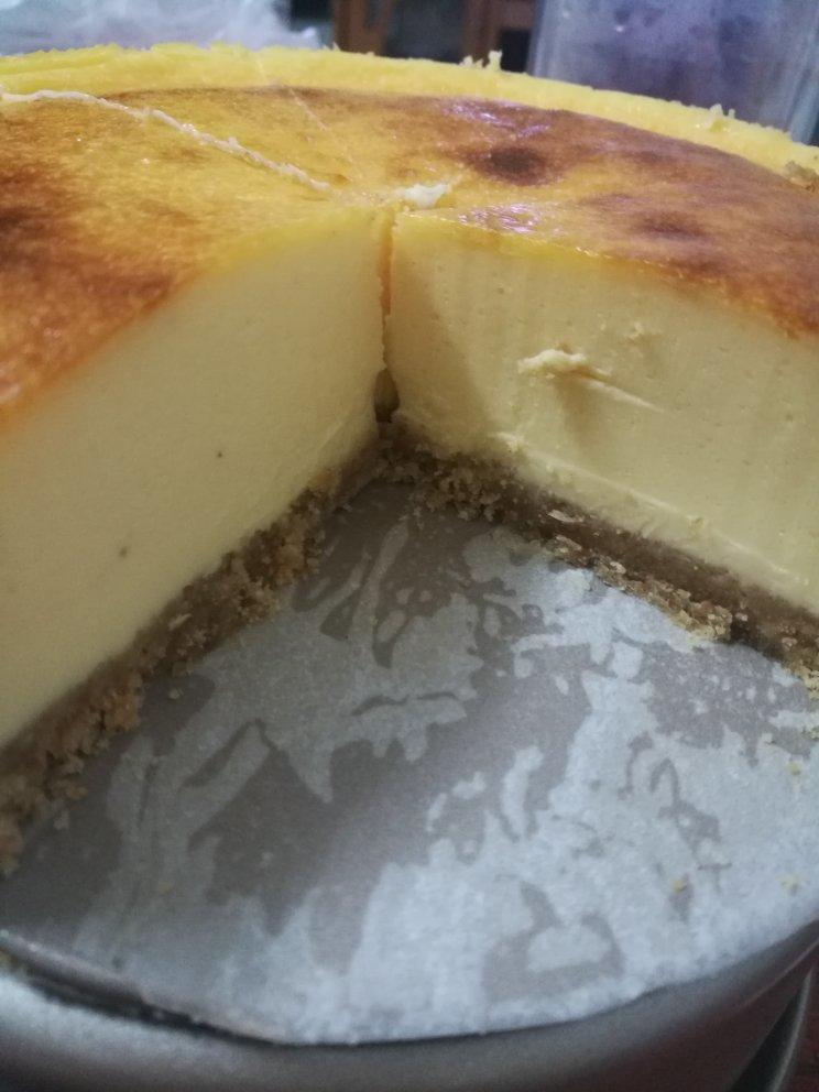 基础芝士蛋糕---内附视频（重芝士中最简洁的蛋糕底+蛋糕体配方）