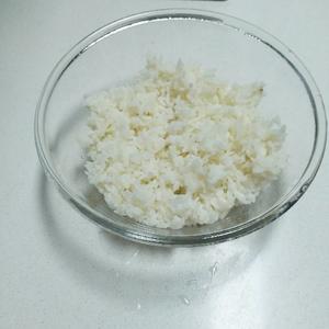 电饼铛版米饭锅巴的做法 步骤1
