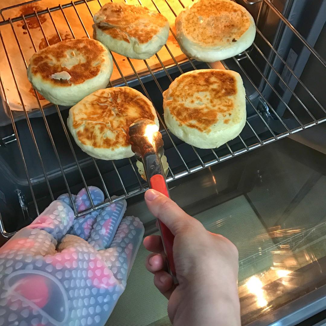 油酥肉火烧 Pork Pie