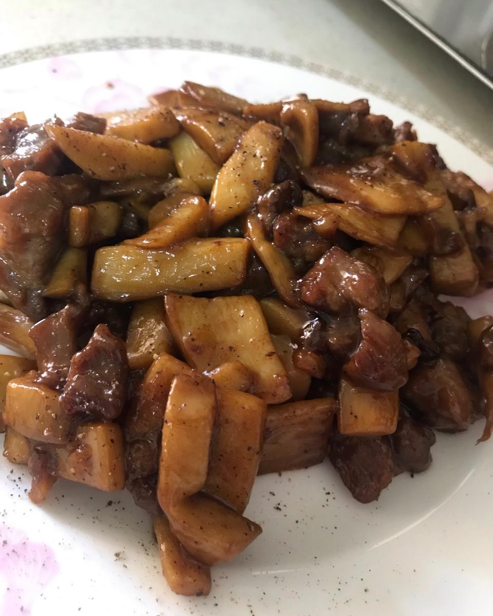 黑椒杏鲍菇牛肉粒