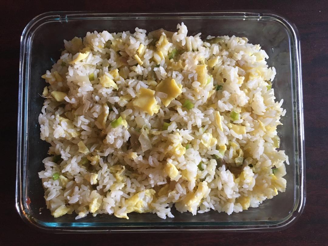 榨菜蛋炒饭（粒粒分明小窍门）