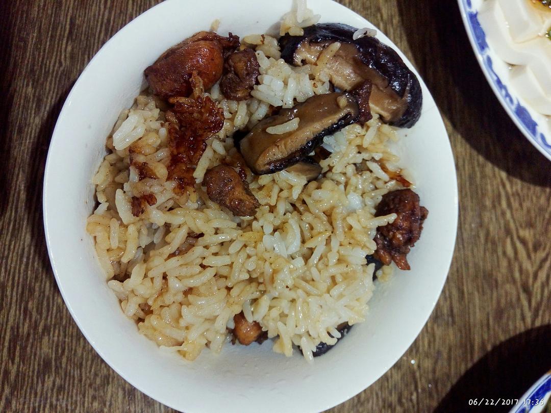 香菇鸡肉饭
