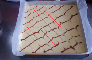 酸奶戚风蛋糕（26厘米定制烤盘）的做法 步骤20