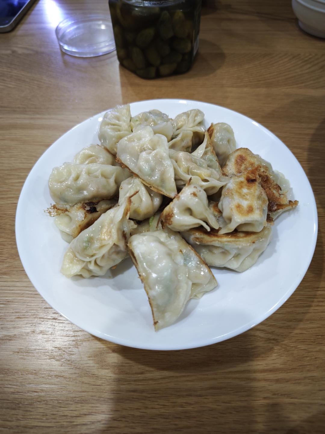 清新爽口的西葫芦黄瓜虾仁鸡蛋水饺、锅贴、馅饼