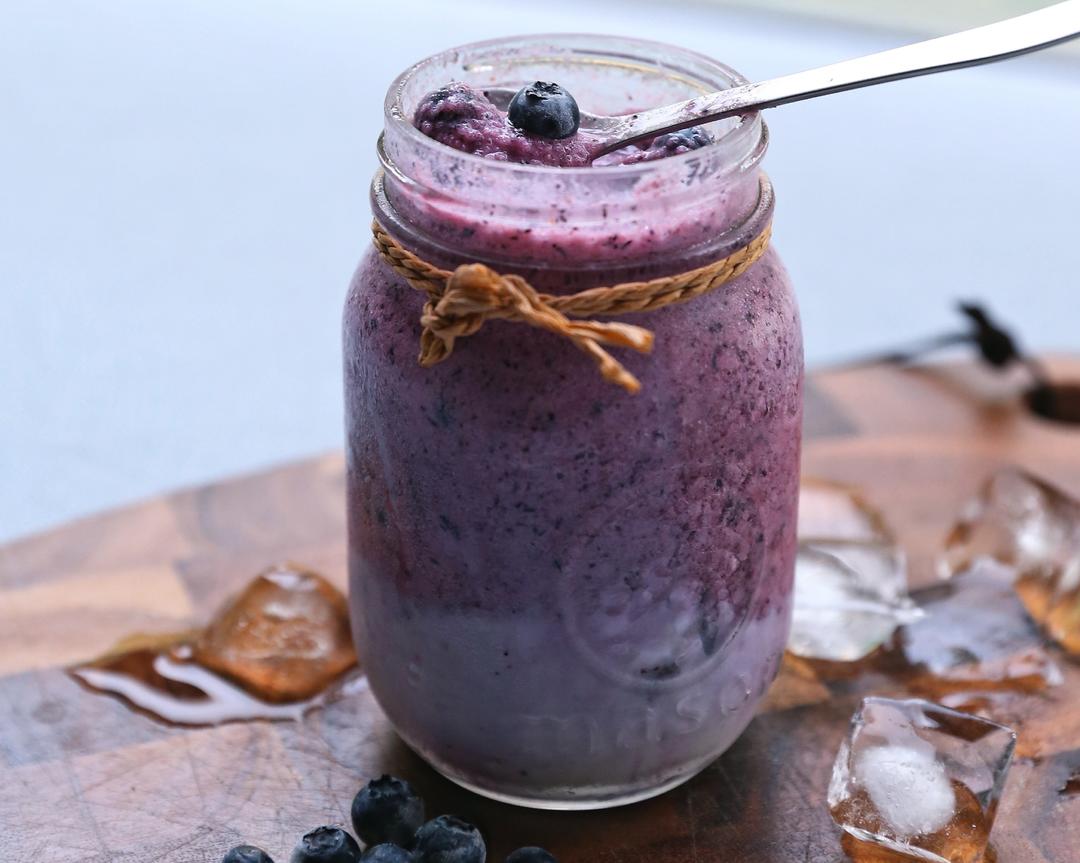 夏日冰饮/养乐多蓝莓冰沙