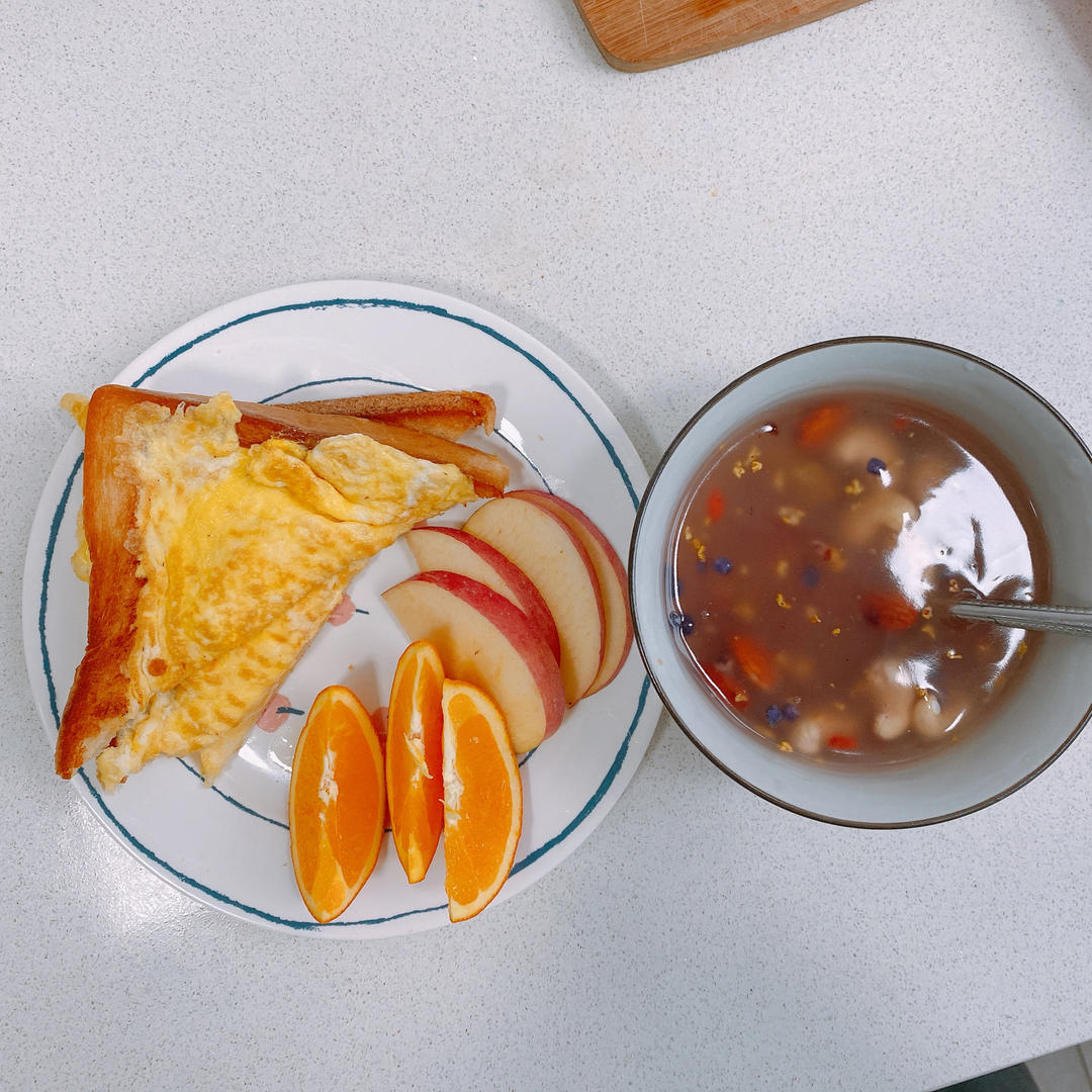 香肠鸡蛋吐司面包