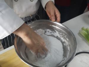 水晶饺子（肉馅，虾饺馅）的做法 步骤5