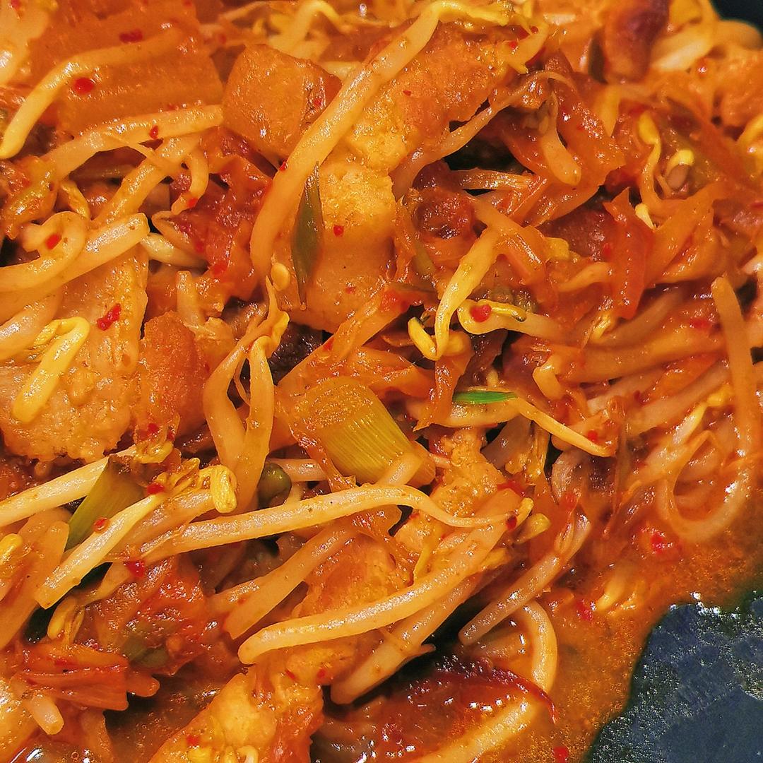 辣白菜炒五花肉