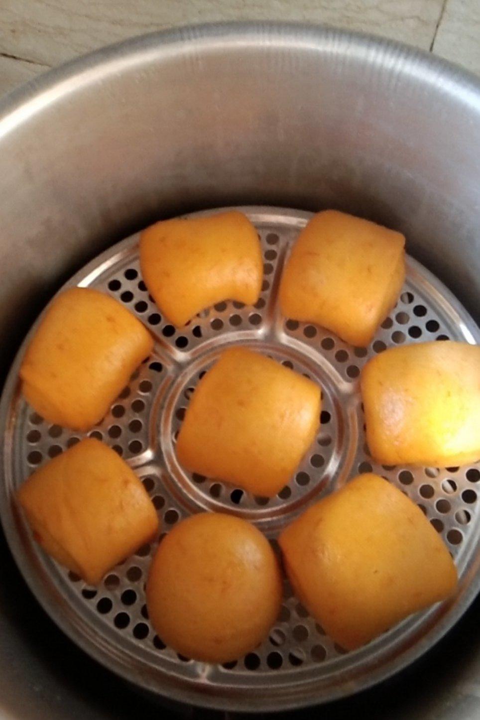 新手也可以--详解如何做出人见人爱、金黄的南瓜馒头