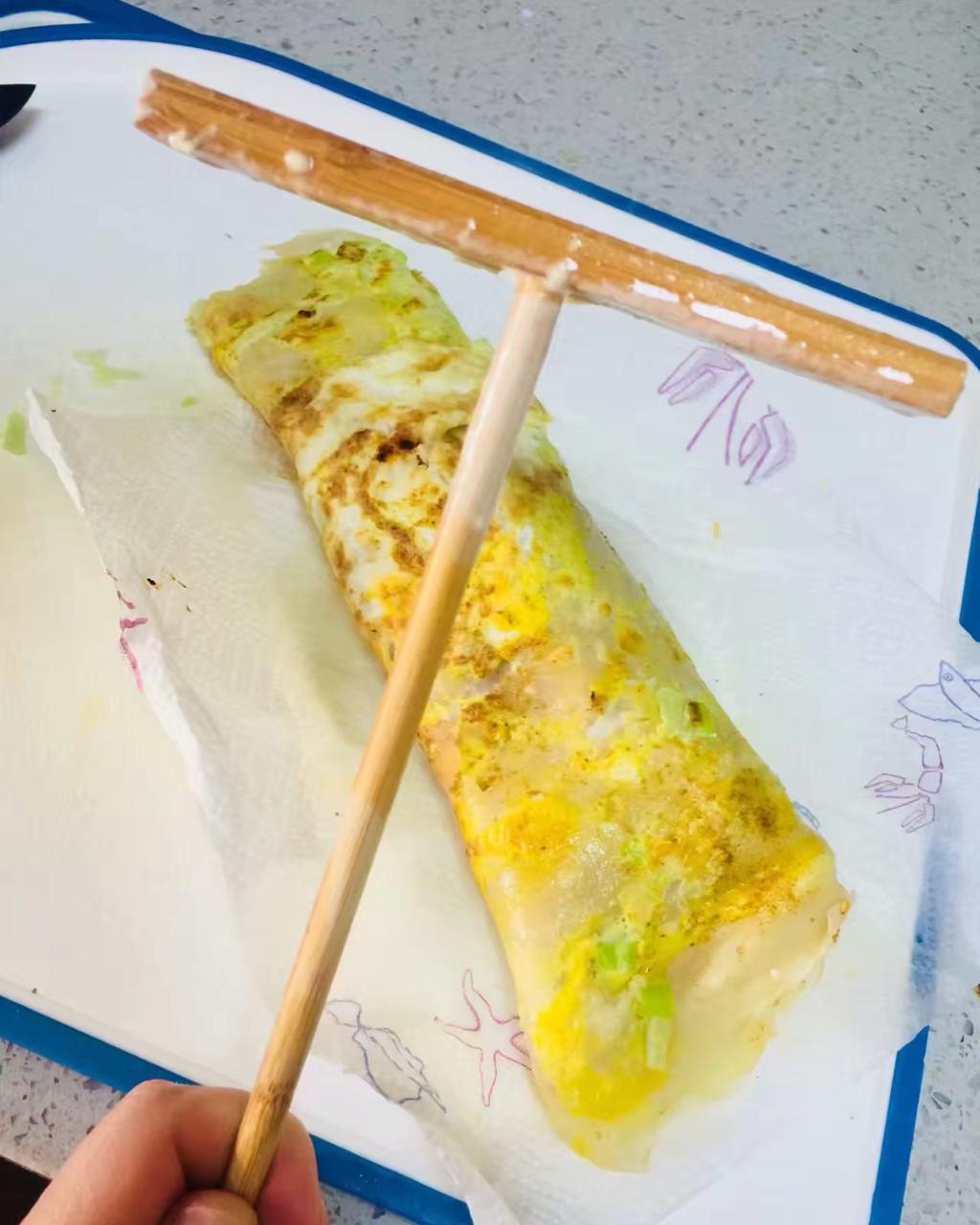 家庭版煎饼果子---快手健康早餐，利用家里现有材料