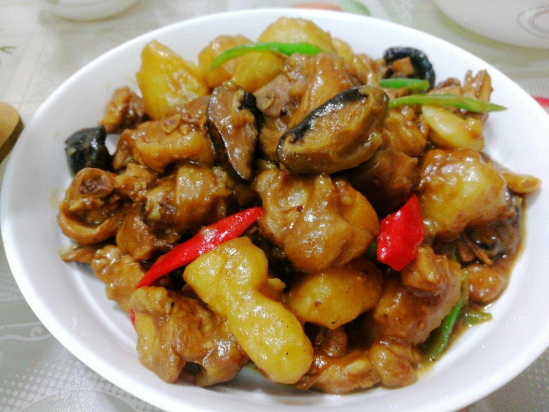 土豆香菇焖鸡