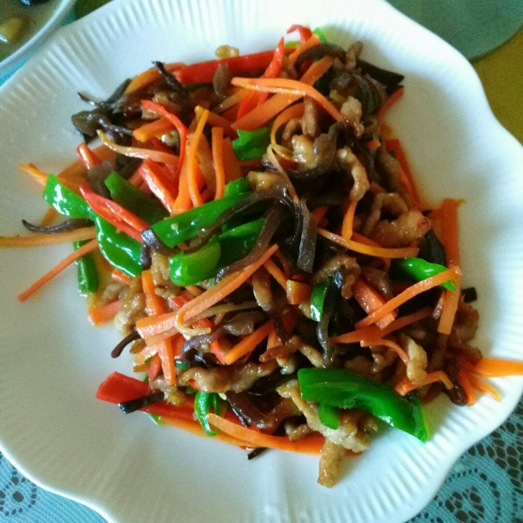 玉轩一个人远行做的五彩肉丝(鸡丝更嫩)