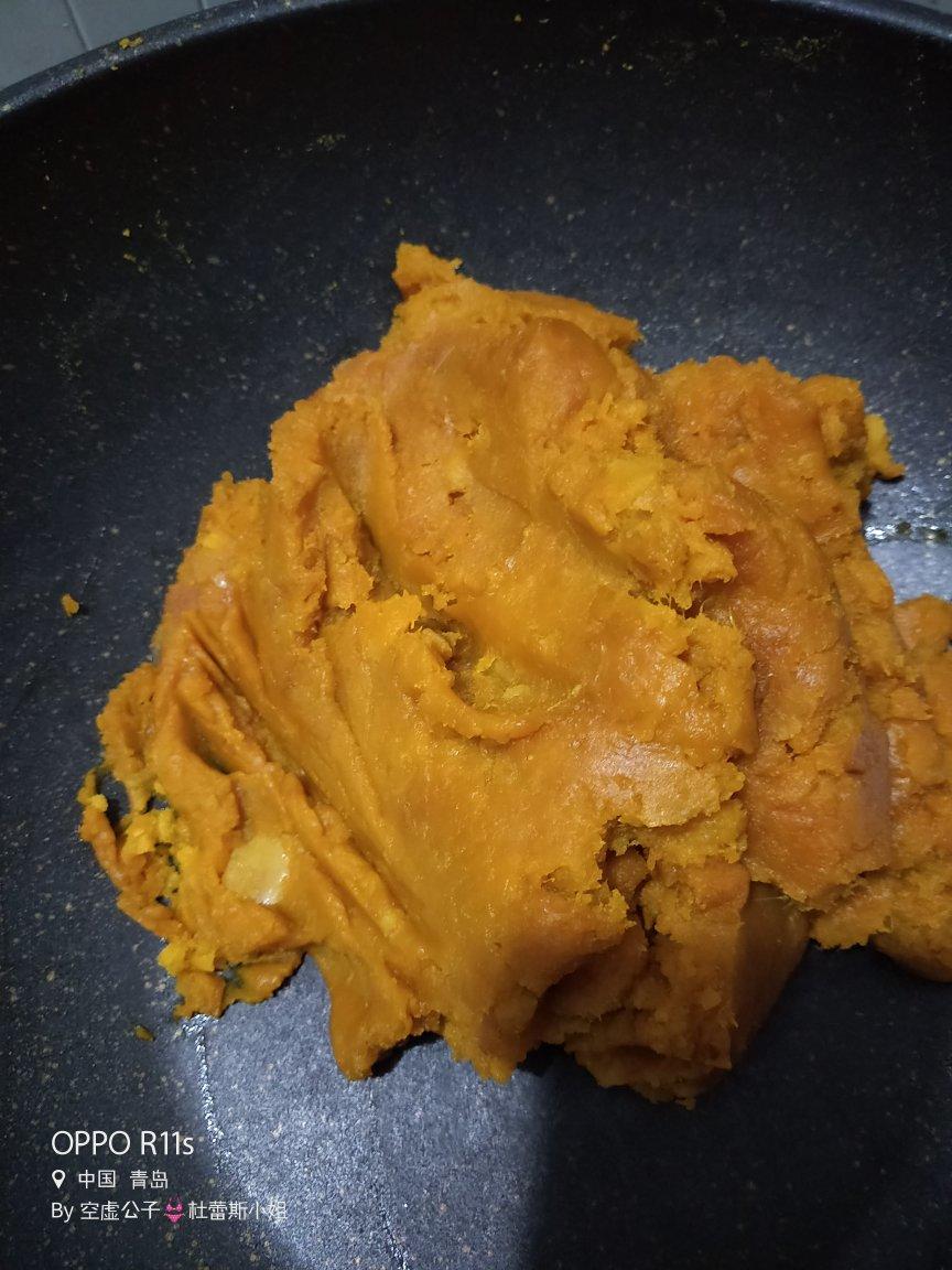 南瓜咸蛋黄流沙馅