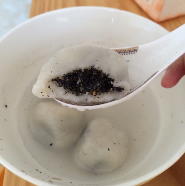 黑芝麻汤圆