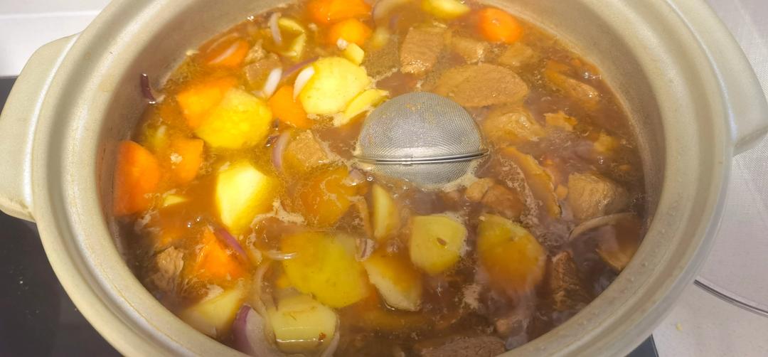 胡萝卜土豆烧牛腩