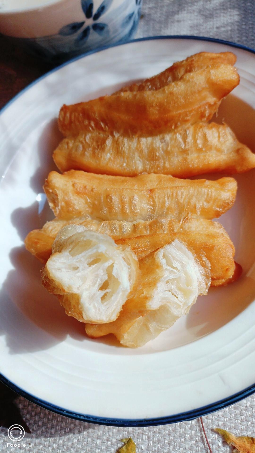 （视频菜谱）自制蓬松 炸油条