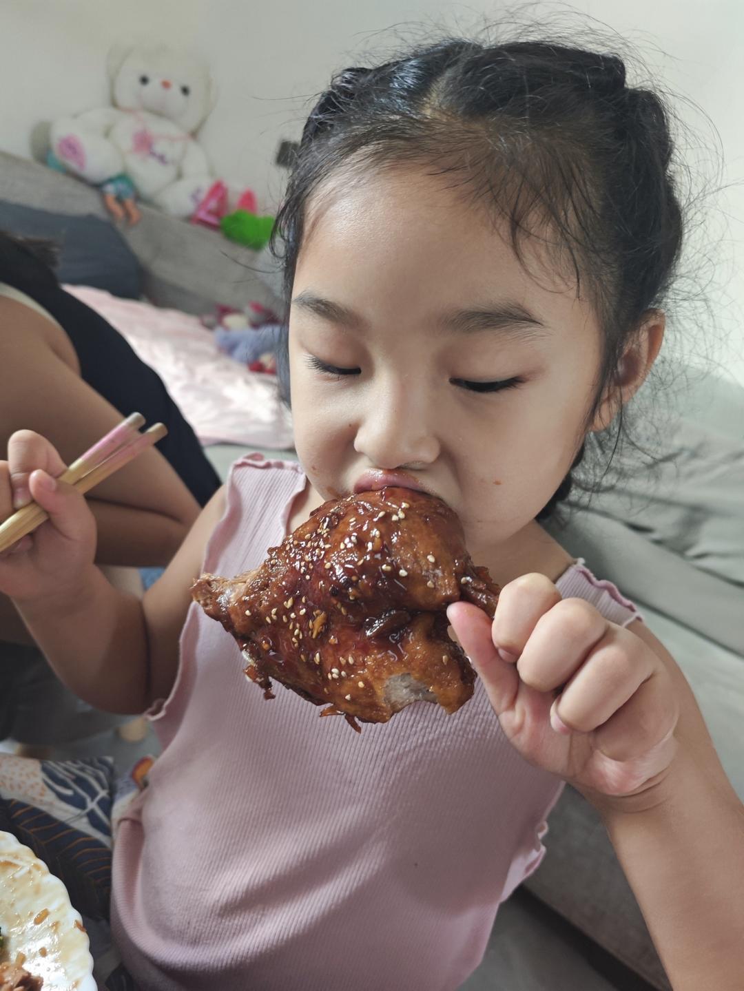 零厨艺好吃的酱香鸭腿
