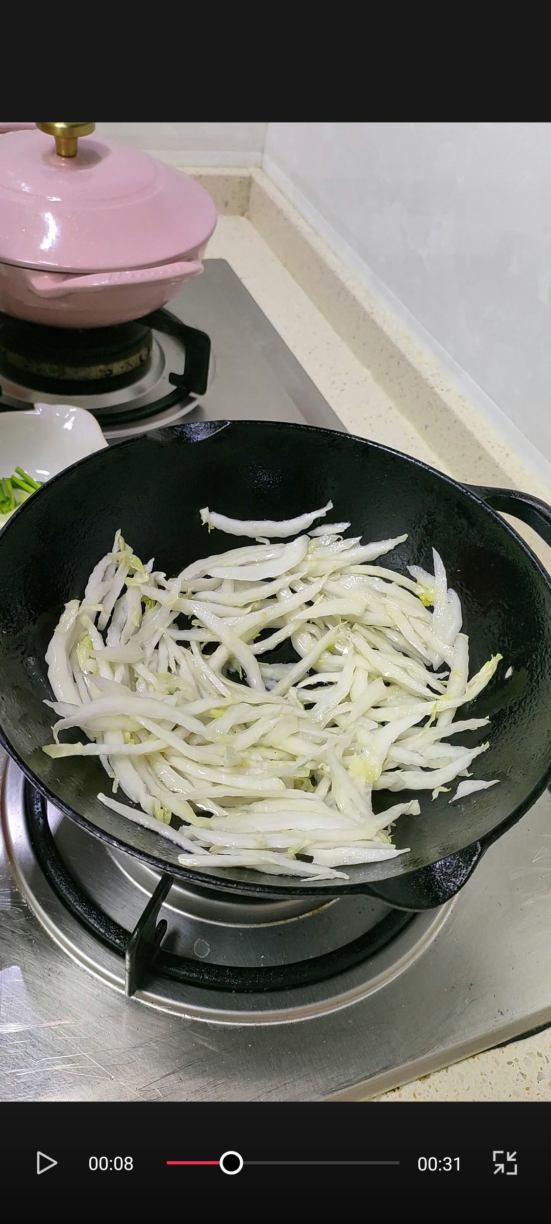 白菜梗炒豆腐皮的做法 步骤1